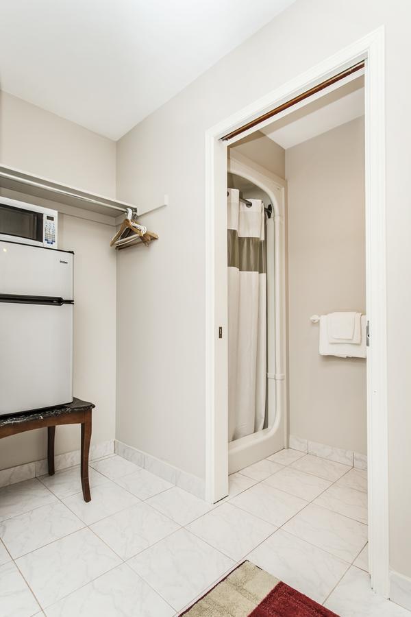 Grewals Inn And Suites Niagarawatervallen Buitenkant foto